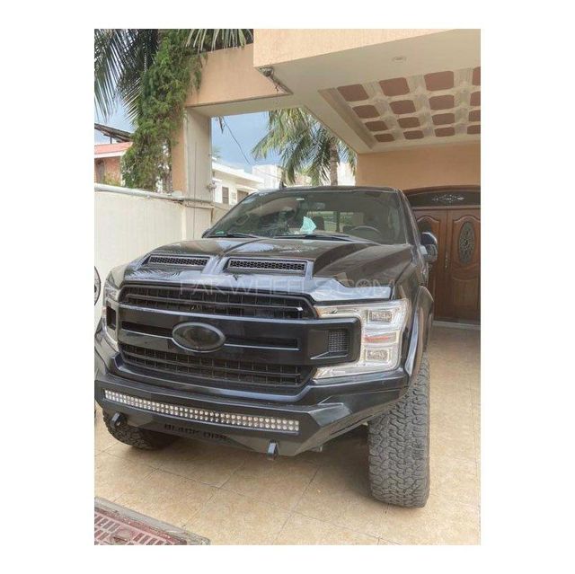 Ford F-150 best selling pickup truck with powerful performance engine advanced safety systems durable build high towing capacity comfortable cabin and modern technology for work and lifestyle use - Image 4