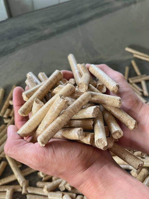 Ecofriendly Wood Pellets for Stoves and Boilers Available in Bulk with Fast Global Delivery Origin North Sumatra - Image 3