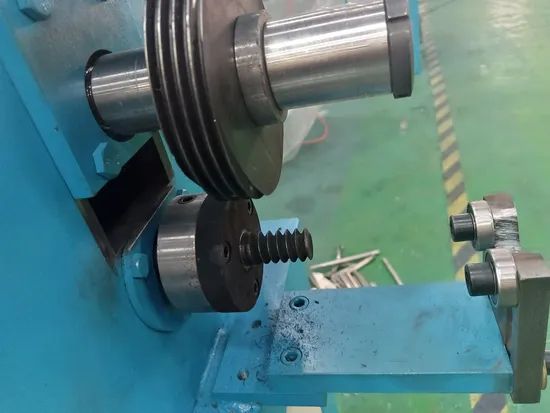 Double Side Pipe Screw Threading Machine - Image 2
