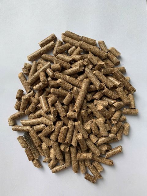 Wood Pellets 100% Enplus A1 Certified Spruce/Fir/Pine 690 Density 8% Moisture 10% Ash Stick 4500J Calory Clean - Image 3
