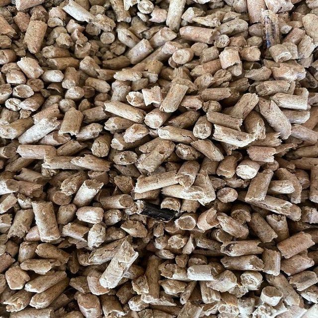 Wholesale Fir Spruce Oak Beech Wood Pellets Enplus 15KGS 6mm Heating System for A1 Class in Bags - Image 3