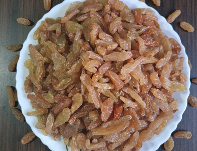 Long Golden Raisin - Image 3