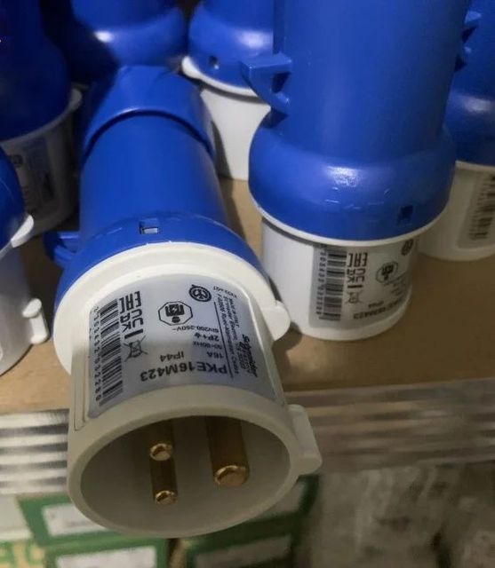 Industrial 16 Amp Plugs IP Rating 44 MCB Protected Yes Current Rating 16A Ampere Rating 16 Amp Interlock Facility Yes Safety Feature Secure Locking - Image 4