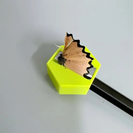 School Mini Hexagonal Handheld Portable Colored Manual Plastic Pencil Sharpeners - Image 4