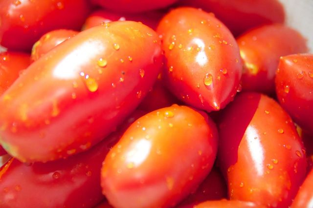 Tanzania Fresh tomato Color Red Texture Firm Packaging box Shelf Life Long Place of Origin Tanzania Packing Method Clean And Carefully Packed - Image 2