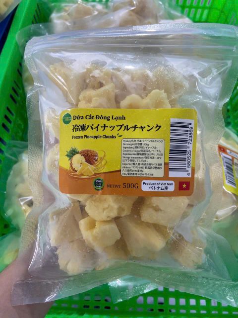 Frozen pineapple chunks Texture Chunks Temperature -18C Packaging 500gr bag Place of Origin Vietnam Storage Temperature -18c - Image 4