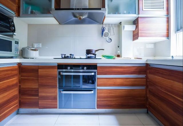 Matt Finish U Shape Wooden Modular Kitchen Finish Matte Material Wooden Kitchen Shape U Shape Counter Top Height 3 feet Price Range Rs - Image 1