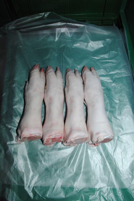 Frozen Pork Hind Feet for International Trade - Image 2