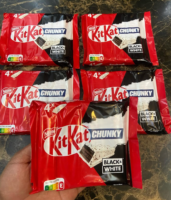 KitKat Nestlé KitKat 10Pieces Pack(Strawberry, Strawberry Short Cake,Matcha & Chuncky) For Sale - Image 3