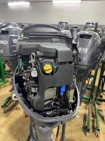 Suzuki 140HP Four Stroke Outboard Engine - Image 2