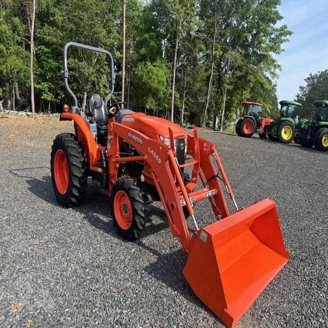 Used Kubota L3560 4WD Compact Farm Tractor Diesel Hydrostatic Wheel Tractor with Front Loader Cab Option - Image 3