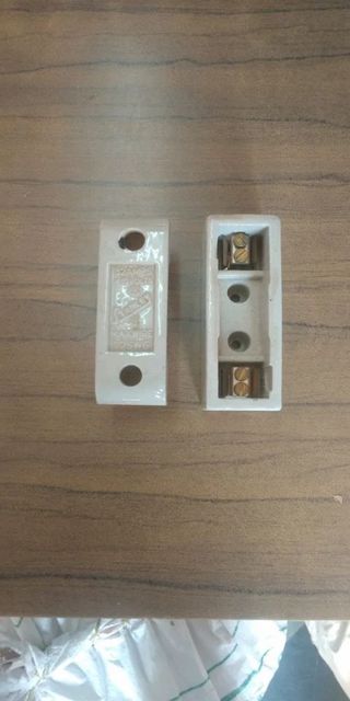 Stanley 32AMP 415V  Fuse Color White Brand Stanley Current Rating 32A Material Porcelain Frequency (Hz) 60Hz Rated Voltage 415 - Image 1