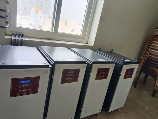Air Cooled Servo Controlled Voltage Stabilizer Input Voltage 250V Load capacity 75 KVA Cooling Method Air-cooled Over Load Capacity 110 - Image 2