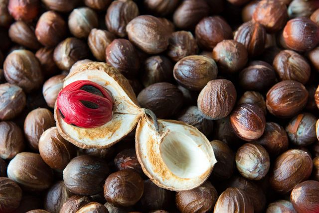 whole nutmeg Grade A Origin India Ph 5.5 – 6.5 Lead ≤ 2.0 Ppm Moisture ≤ 10.0% Total Ash ≤ 5.0% Cadmium ≤ 0.3 Ppm Arsenic ≤ 1.0 Ppm - Image 4