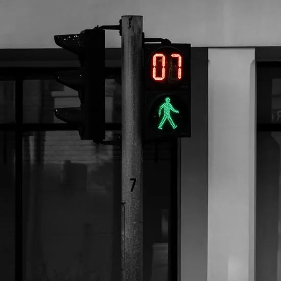 Galvanized Metal/Steel 7m Traffic Light Poles with Factory Price - Image 5