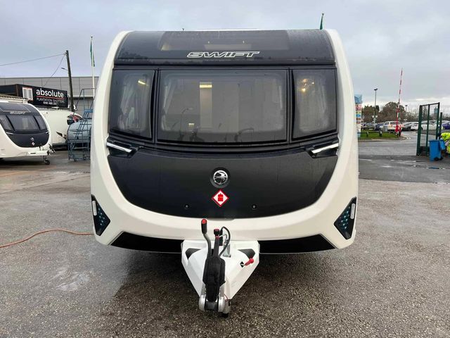 Reliable Swift Challenger 580 Modern Touring Caravan Comfortable Sleeping Area Perfect Holiday Choice Wholesale Price De - Image 5