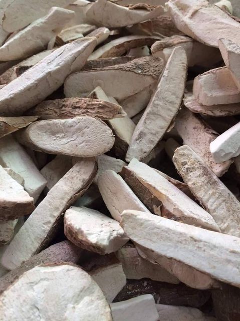 Dried Cassava Chips (Raw) Fiber Content ≤5% Starch Content ≥65% Moisture Content ≤14% Arsenic Level ≤1.0 Ppm Sand And Silica Content ≤3% - Image 2