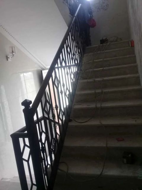 Balcony Stainless Steel Railings, For Office Design Bar Color Silver Position Balcony Diameter Customised Chromium Content - Image 3