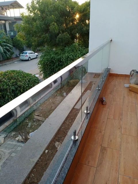 Silver 15mm Tempered Glass Railing Color Silver Design Panel Thickness 15mm Position Balcony Railing Height 2 Feet Material Tempered - Image 6