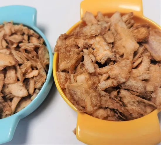 Chinese Fried Onion Slices with Free Sample MOQ 500kg Size 3-5cm Type Fried Color Brown Moisture 6% Origin China Shape - Image 1