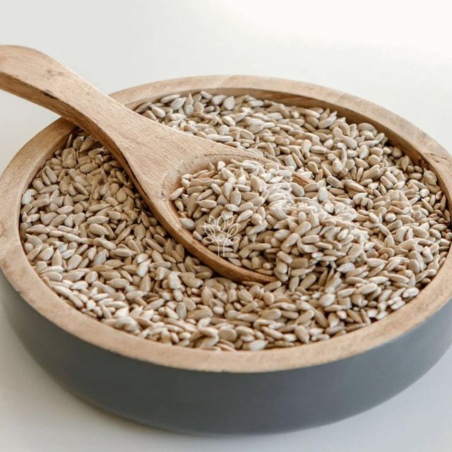 Sunflower Kernels Wild Bird Food Buy it at Wholesale Form seeds Place of Origin EU Max. Moisture (%) 0 Type Sunflower Seeds - Image 4