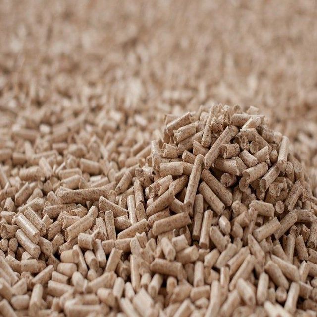 Best Price Wood Pellets En Plus A1 Low Ash Content Class A1 Pine Fir Wood Pellets 6mm in 15kg Bags - Image 4