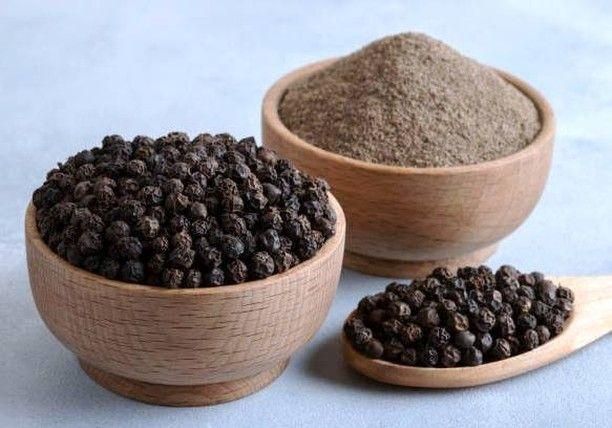 Spices like cardamom, ginger,cloves and black pepper - Image 3
