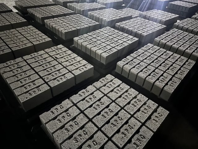 Fly Ash Bricks Finish Smooth Strength Superior Durability Durable Size 9 × 4.5 × 3 Inches Material Fly Ash And Cement Eco Friendliness - Image 10