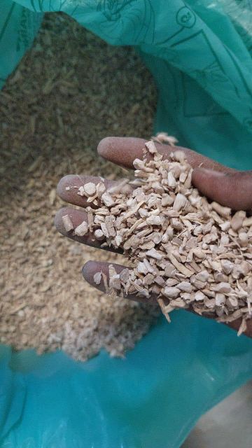 Dried Ashwagandha Root TBC Grade FOOD Color OFF WHITE Packaging HDPE BAGS Shelf Life 24 MOTNHS Max. Moisture (%) 8% Place of Origin INDIA - Image 1