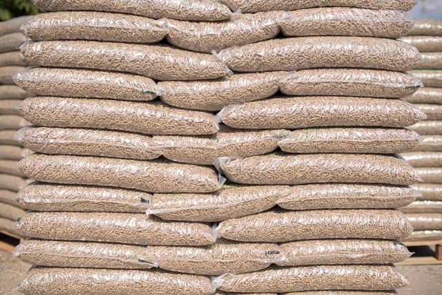 High Grade Wood Pellets For Clean Burning Heating Systems Bulk Wood Pellets For Industrial Biomass Energy Projects - Image 4