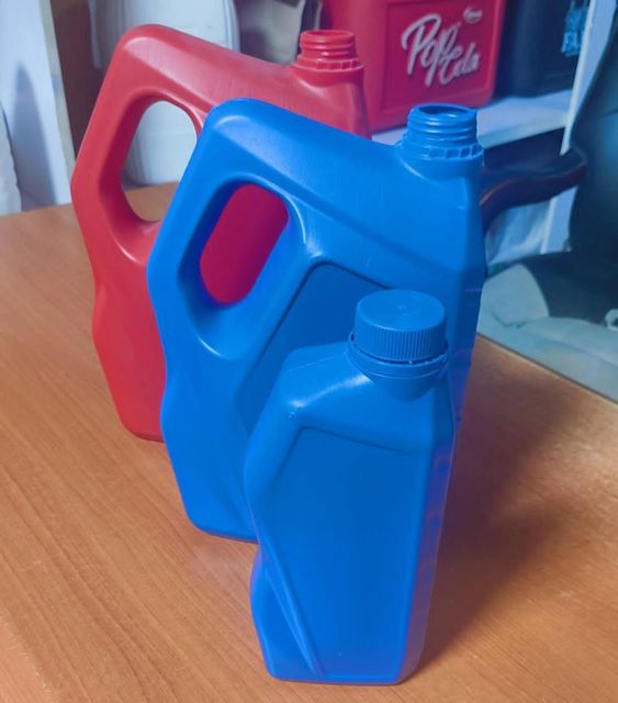 plastic jerrycan - Image 2