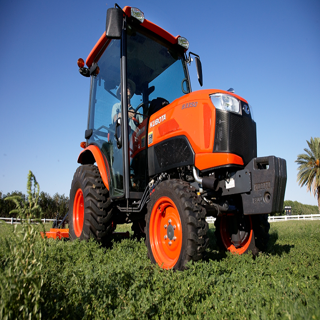 Best Price for Kubota 4WD Tractor Fast Delivery Used Agricultural Machinery 4 Wheels Pump Engine Core Gearbox Wholesale Sale - Image 3