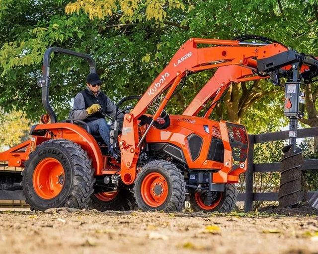 Factory Price L2502HST Compact Tractor Bulk Sale Durable - Image 3