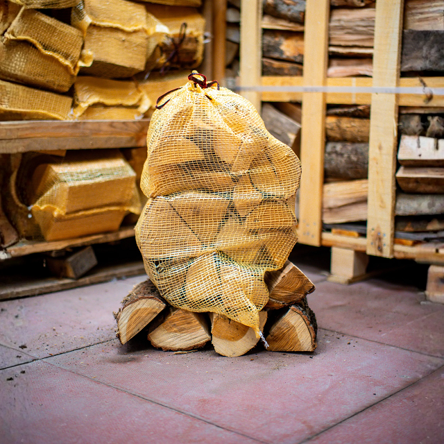 Premium Ash Firewood for Energy Efficient Heating and Cooking Wood Fuel Strong Heat Output Dry Natural Logs Perfect for Home Stove Fireplace Outdoor Cooking Use - Image 3