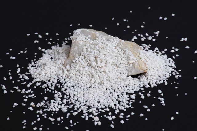 coated/uncoated calcium carbonate powder mesh 100 to 2500 , limestone chips mesh 10 to 60 - Image 1