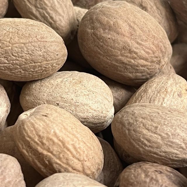 Premium Wholesale Nutmeg Spice – Whole & Ground, Aromatic High-Quality Natural Spice Sourced from Carefully Selected Nutmeg Seeds, Processed Under Strict Quality Standards for Maximum Freshness, Strong Aroma, and Rich Flavor, Ideal for Food Manufacturing, Baking, Beverage Production, Seasoning Blends, and Global Culinary Applications, Available in Bulk Packaging with Consistent Quality and Long Shelf Life for International Trade Buyers - Image 3