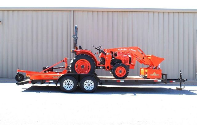 Kubota L2502HST Diesel Tractor for Farming and Landscaping - Image 3