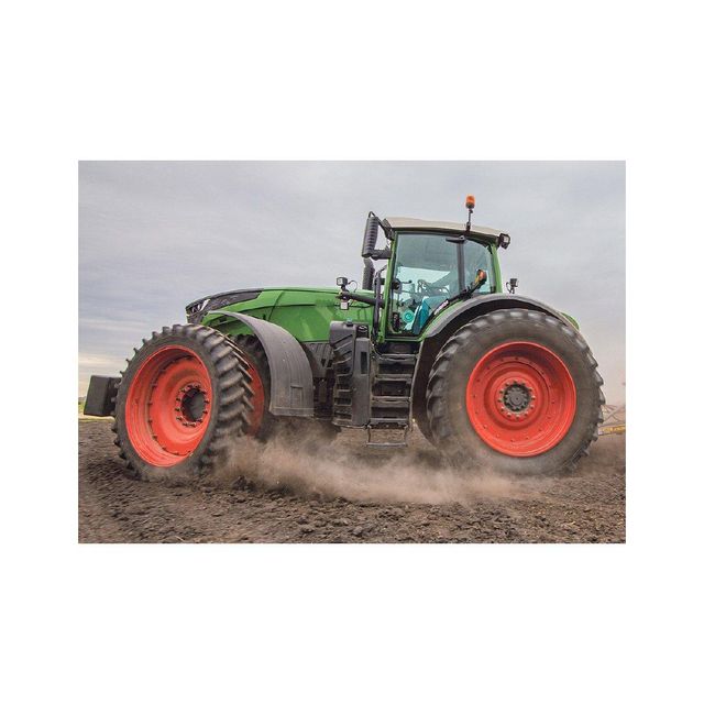 Fendt 1050 Vario with four wheel drive delivered for large scale agricultural operations - Image 3