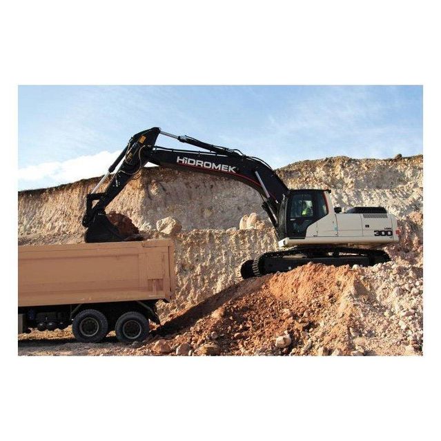 Hidromek 65 ZT excavator offered with zero tail swing design for tight space operations - Image 2