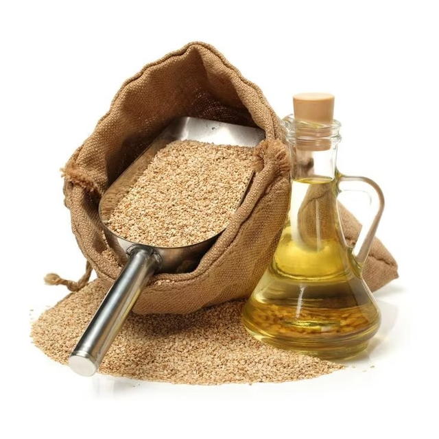 Refined Sesame Seed Oil Light Golden Appearance With Naturally Balanced Flavor For Daily Food Preparation And Blending - Image 2
