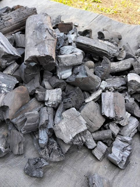 Premium Hardood Charcoal -Natural ,Long-Lasting and smokeless Fuel - Image 2