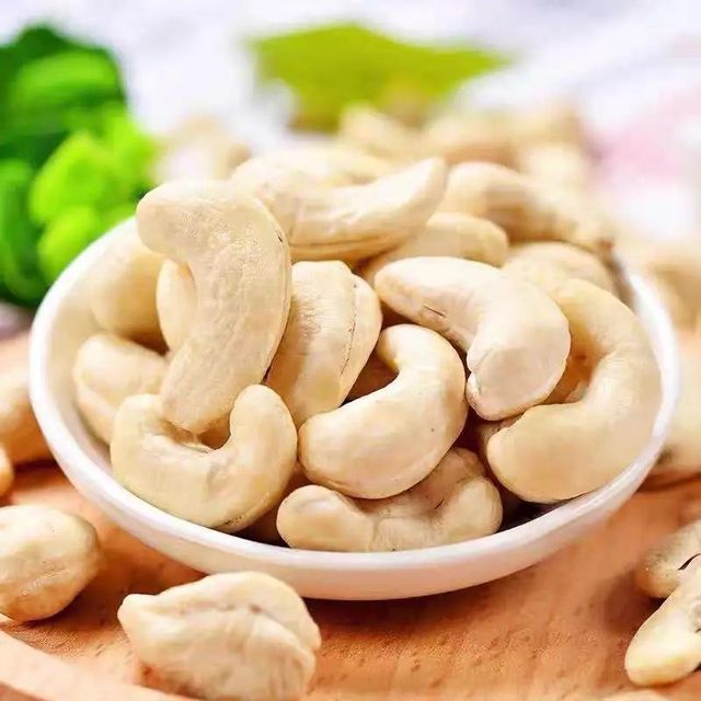 Bulk Supply Raw Cashew Nuts W320 Food Grade for Wholesale - Image 5