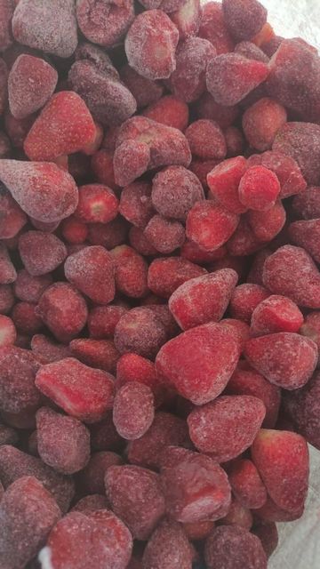Frozen strawberry - Image 2