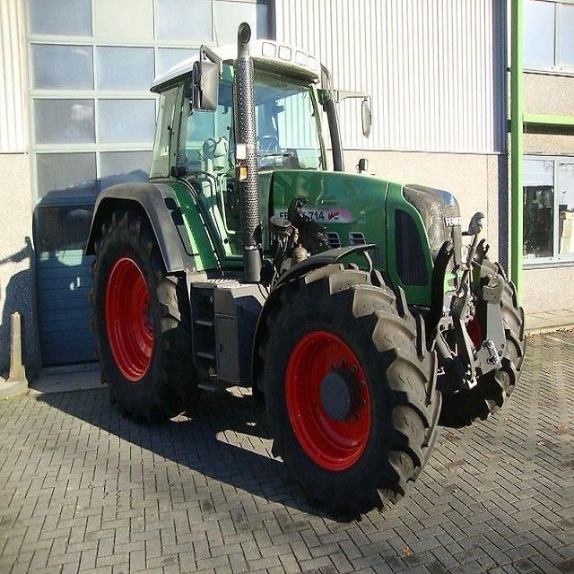 Industrial Fendt 714 Vario Tractor Premium Farm Equipment Wholesale Price For Heavy Agricultural Applications - Image 2