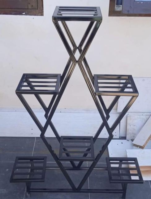 Garden Plant Stand (Customize) Material Metal - Image 3