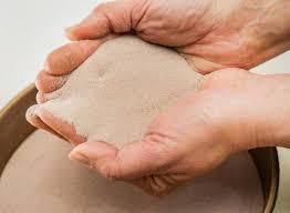 Pure Zircon sand Bulk Density 2700 Kg/m³ Iron Oxide Content ≤0.05% Free Silica Content Very Low Place of Origin South Africa - Image 4