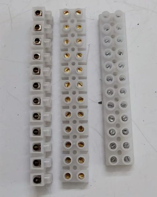 Bakelite Strip Connector, 0.5 mm Shape Round Phase Single Number Of Poles 3 Pitch Size 0.5 mm I Deal In New Only Packaging Type - Image 1