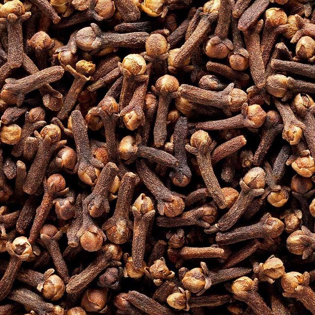 Whole Cloves / Dried Clove Grade AB6 Material Raw Size Mixed Size Type Whole Clove Color Brown To Dark Brown Place of Origin Indonesia - Image 2