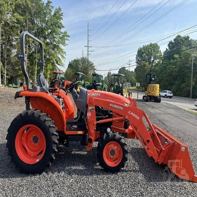 Kubota L3560 Tractor 230HP 4WD Gear Drive High Productivity Farm Tractor with Pump Gearbox & Bearing - Image 3