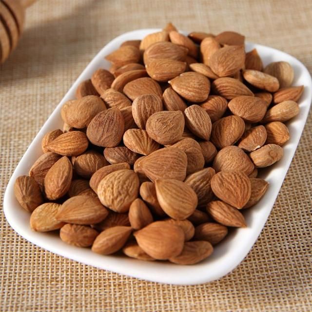 Wholesale Bulk Dried AD Processed Raw/Roasted Almonds Grade a Vacuum Pack 2 Year Shelf Life - Image 1